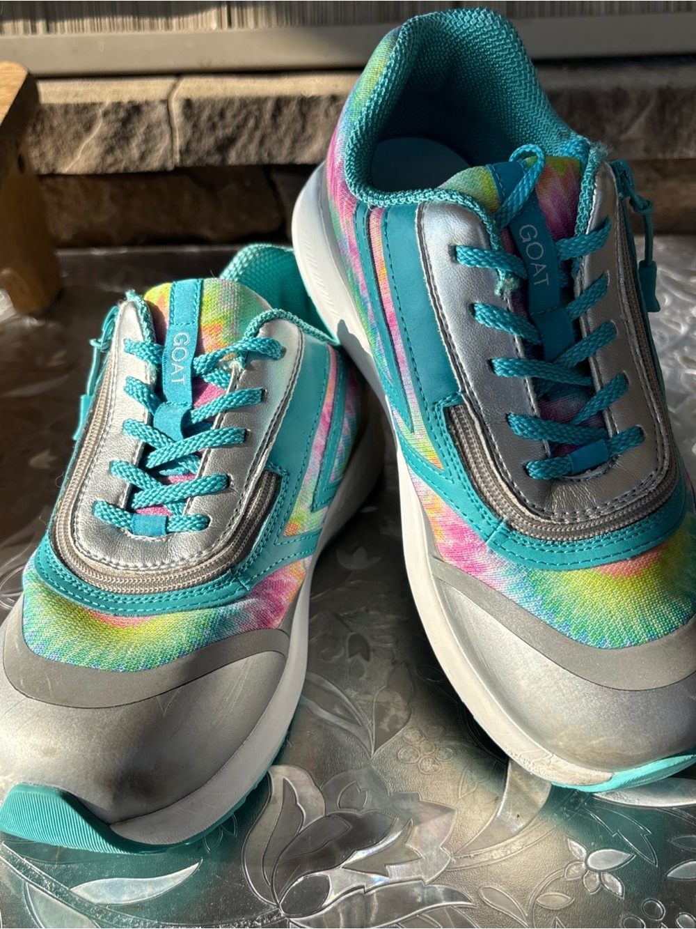 GOAT Kids' Teal Tie-Dye Athletic Sneakers zip closure Sz 4 W